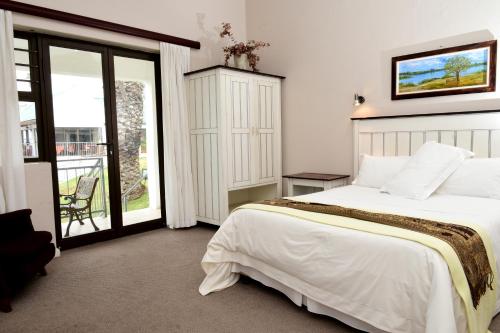 Rodyti, Riviera Hotel & Chalets in Veldrif Rodyti, Riviera Hotel & Chalets in Veldrif