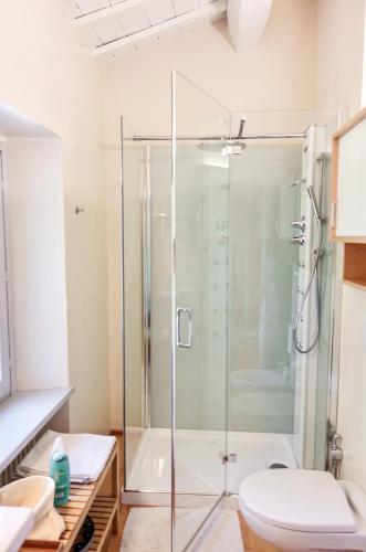 Bathroom, Casale Bellaguardia in Fossombrone Bathroom, Casale Bellaguardia in Fossombrone