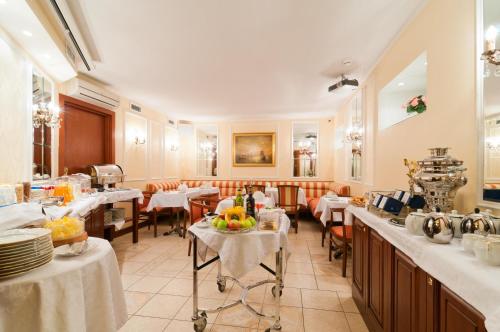 เทรดดิชั่น โฮเต็ล (Tradition Hotel) near พิพิธภัณฑ์ปืนใหญ่ เทรดดิชั่น โฮเต็ล (Tradition Hotel) near พิพิธภัณฑ์ปืนใหญ่