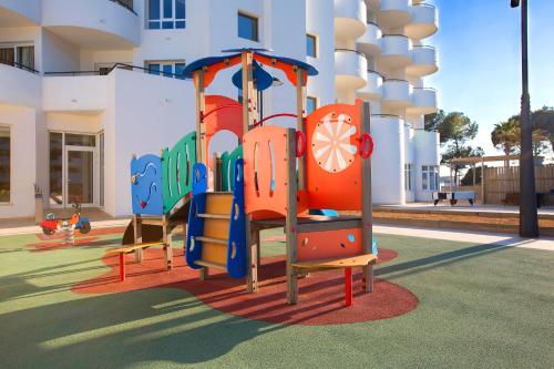 kinderspeeltuin, Hipotels Hipocampo Playa in Sant Llorenc des Cardassar kinderspeeltuin, Hipotels Hipocampo Playa in Sant Llorenc des Cardassar