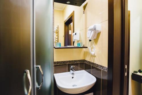 This photo about Weekend Country Club shared on HyHotel.com