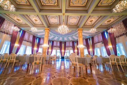 Ravintola, Intourist Palace Batumi-NEW in Batumi Ravintola, Intourist Palace Batumi-NEW in Batumi