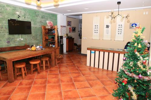 Shared lounge/TV area, Five Hundred KM Home伍百里驛站民宿 in Hualien Shared lounge/TV area, Five Hundred KM Home伍百里驛站民宿 in Hualien
