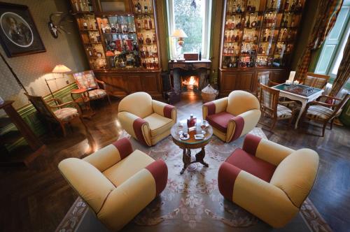 Bar/ Salón, Hotel L'Yeuse - Teritoria in Chateaubernard Bar/ Salón, Hotel L'Yeuse - Teritoria in Chateaubernard