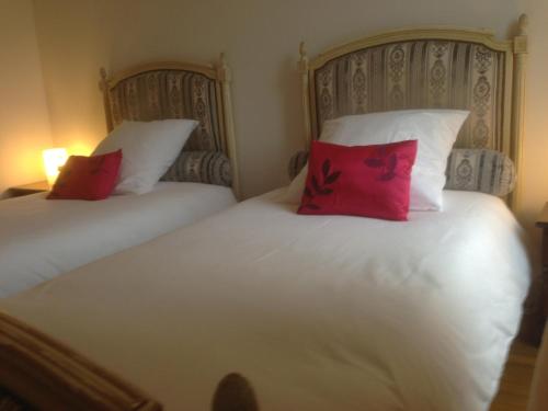 This photo about Top' Meubles Locations shared on HyHotel.com