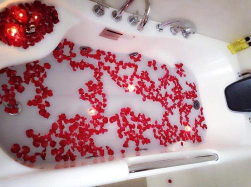 Bathroom, Mely Hotel near Xoi 622 - Nguy Nhu Kon Tum Bathroom, Mely Hotel near Xoi 622 - Nguy Nhu Kon Tum