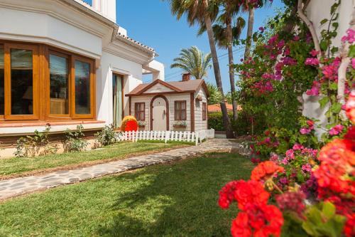 This photo about Holidays2Alhaurin de la Torre shared on HyHotel.com