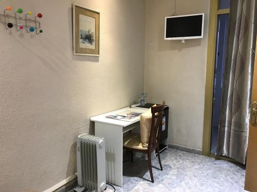 This photo about Hostal Aribau shared on HyHotel.com