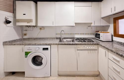 This photo about Apartamentos Paraiso Centro - BenidormParaiso shared on HyHotel.com