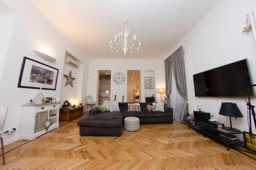 This photo about Be Apartments Uberti shared on HyHotel.com