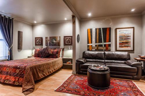 This photo about Le Cartier Bed and Breakfast shared on HyHotel.com