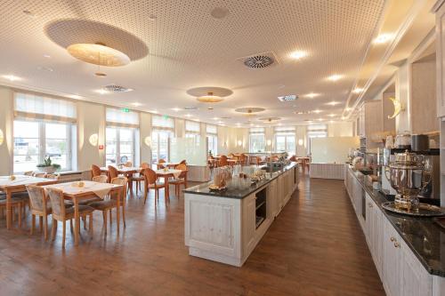 Banquet hall, Hotel Neuwarft in Dagebull Banquet hall, Hotel Neuwarft in Dagebull