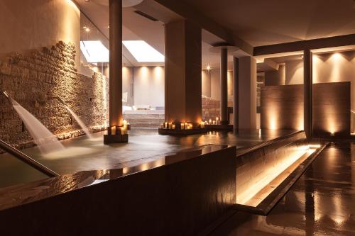 สระว่ายน้ำ, Nun Assisi Relais & Spa Museum in อัสซีซี สระว่ายน้ำ, Nun Assisi Relais & Spa Museum in อัสซีซี