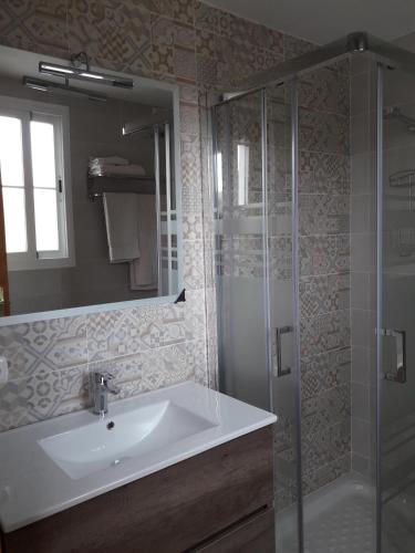 This photo about Alojamiento Colina del Sol shared on HyHotel.com