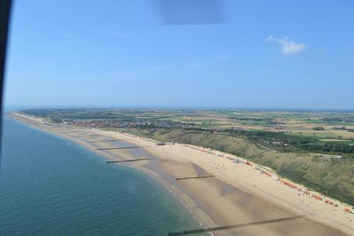 Vakantiewoning "Aan het Bosje" ZOUTELANDE - Strand 200m ! in Zoutelande Vakantiewoning "Aan het Bosje" ZOUTELANDE - Strand 200m ! in Zoutelande