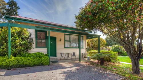 Entrance, Daylesford Central Motor Inn in Daylesford Entrance, Daylesford Central Motor Inn in Daylesford