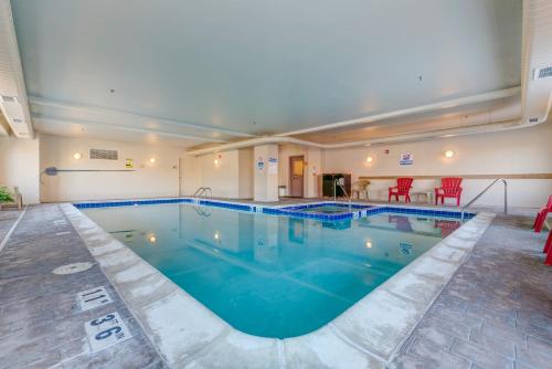 Swimming pool, Grand River Parachute in Parachute (CO) Swimming pool, Grand River Parachute in Parachute (CO)
