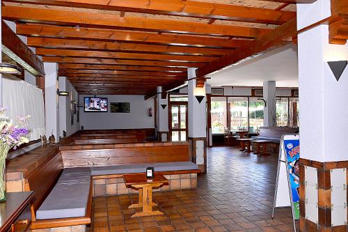 Pub, Bungalows Stel-Puigcerda in Puigcerdà Pub, Bungalows Stel-Puigcerda in Puigcerdà