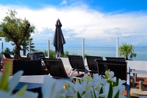 Terraza/balcón, Savoy Hotel Evian in Evian-les-Bains Terraza/balcón, Savoy Hotel Evian in Evian-les-Bains