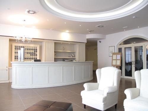 Lobby, Hotel Fini in San Giovanni Rotondo Lobby, Hotel Fini in San Giovanni Rotondo