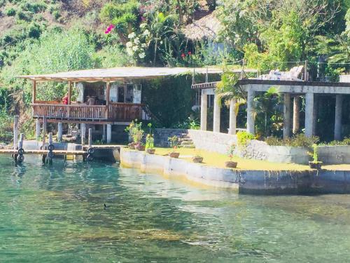 Restaurant, Lake Front Suite at Los Elementos in Santa Cruz la Laguna Restaurant, Lake Front Suite at Los Elementos in Santa Cruz la Laguna