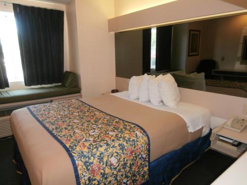 Americas Best Value Inn & Suites McDonough in McDonough Americas Best Value Inn & Suites McDonough in McDonough