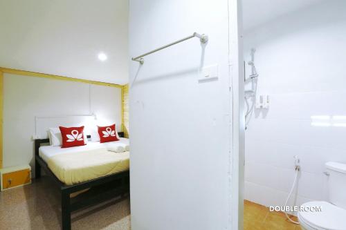 This photo about ZEN Rooms Thalang Road shared on HyHotel.com