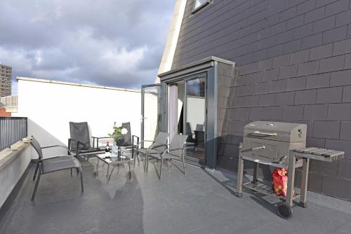 This photo about Modern & Spacious 2 Bed Apartment at Clapham Junction shared on HyHotel.com