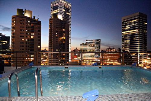 Bể bơi, Palladium Business Hotel in Montevideo Bể bơi, Palladium Business Hotel in Montevideo