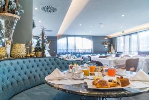 Food and beverages, Hotel Spinale in Madonna di Campiglio Food and beverages, Hotel Spinale in Madonna di Campiglio