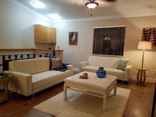 HOUSE 3 MIN FROM BEACH in Jensen Beach (FL) HOUSE 3 MIN FROM BEACH in Jensen Beach (FL)
