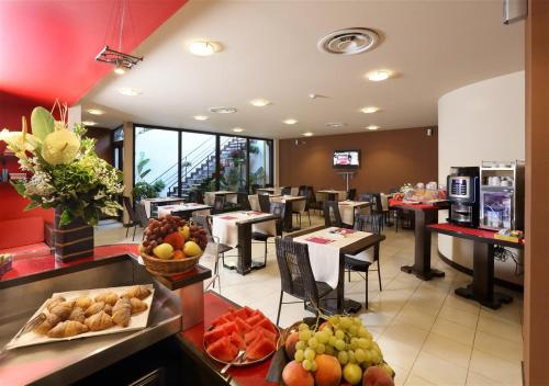 فندق سان جيوفاني (Hotel San Giovanni) in Giardini Naxos City Center فندق سان جيوفاني (Hotel San Giovanni) in Giardini Naxos City Center