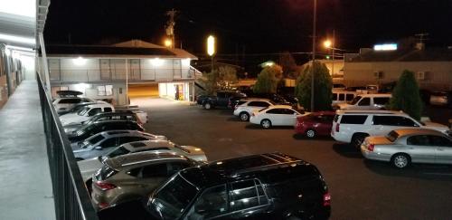 Super 8 By Wyndham Bishop in Bishop Super 8 By Wyndham Bishop in Bishop