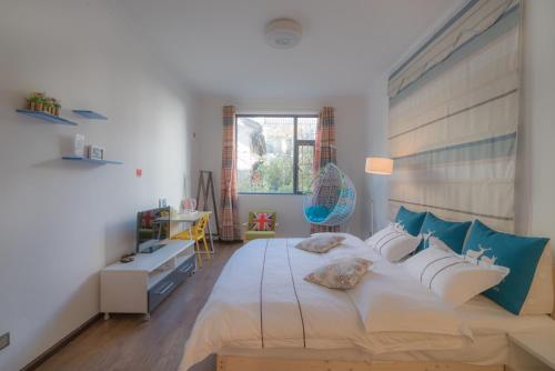 This photo about Dali 27 Cups of Wine Hongluo Inn shared on HyHotel.com