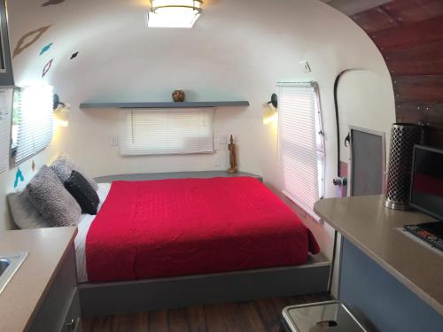 在meiguo.com看到的Palm Canyon Hotel and RV Resort的介绍图片