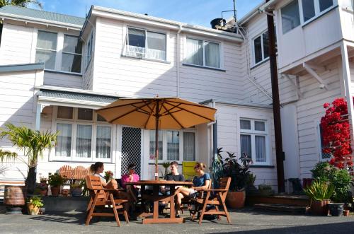 Facilities, Braemar House B&B and YHA Hostel in Wanganui Facilities, Braemar House B&B and YHA Hostel in Wanganui