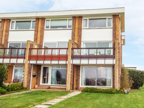 11 Broad Strand
11 Broad Strand