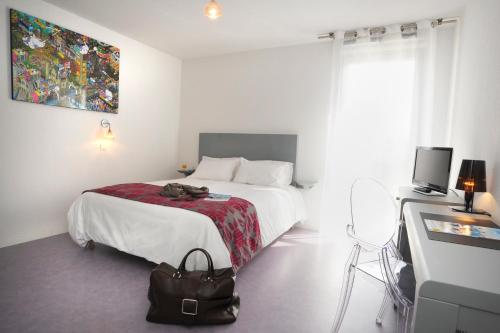 This photo about Nemea Appart'hotel Toulouse Constellation shared on HyHotel.com