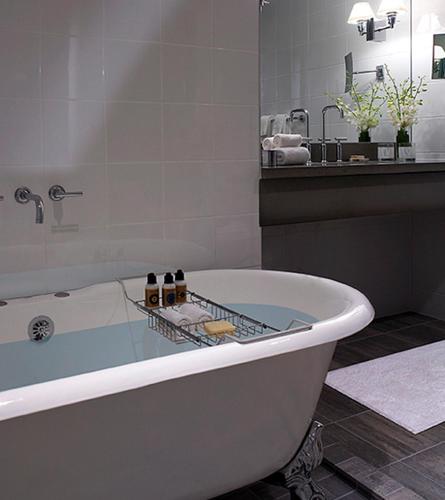 حمام, Archer Hotel Old Town Alexandria in مترو كينج ستريت حمام, Archer Hotel Old Town Alexandria in مترو كينج ستريت