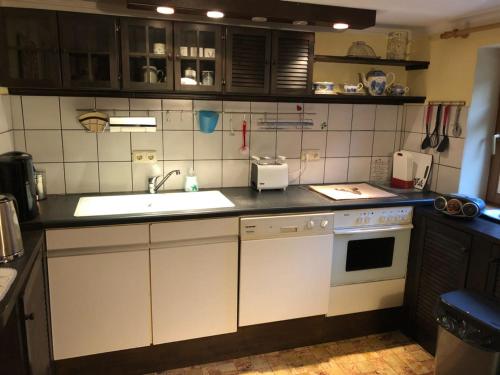 Kitchen, Hommes Haus in Herschbroich Kitchen, Hommes Haus in Herschbroich
