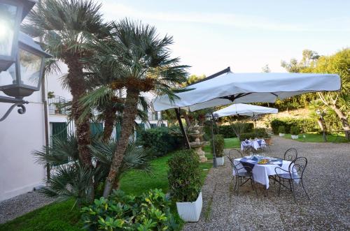 Kert, Hotel Villa D'Amato in Palermo Kert, Hotel Villa D'Amato in Palermo