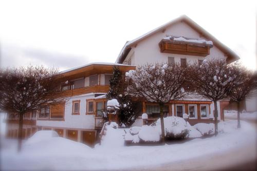 Вхід, Cafe Rundblick in Baiersbronn Вхід, Cafe Rundblick in Baiersbronn
