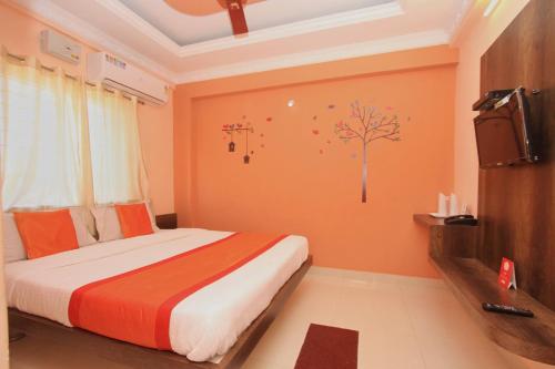This photo about OYO 10656 Hotel Shravya Residency shared on HyHotel.com