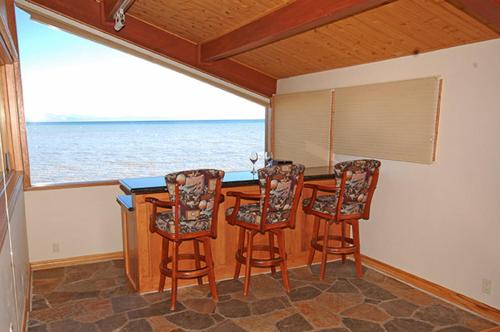 在meiguo.com看到的3819 Beach Road的介绍图片