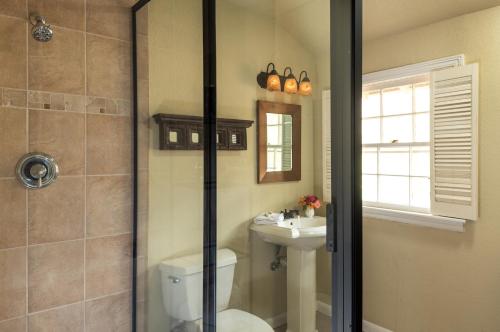 在meiguo.com看到的The Yellow House on Plott Creek的介绍图片