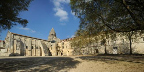 المرافق, Les Chambres de l'Abbaye in Saintes المرافق, Les Chambres de l'Abbaye in Saintes