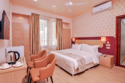 Sunrise Beach in Maldive Islands Sunrise Beach in Maldive Islands