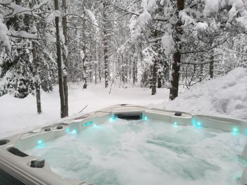 Hot tub, Syote Cottage in Syote Hot tub, Syote Cottage in Syote