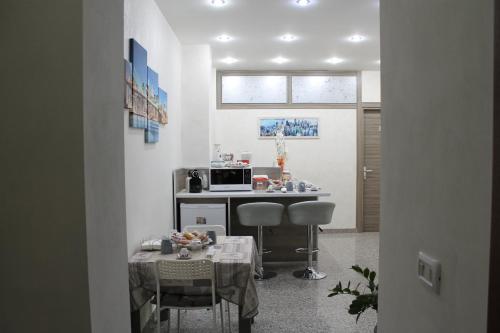 Food and beverages, Charm Airport in Gallina Food and beverages, Charm Airport in Gallina