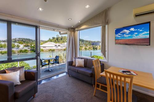 Tides Hotel in Nelson Tides Hotel in Nelson